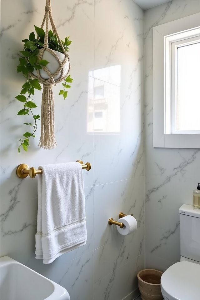 maximize space with hooks